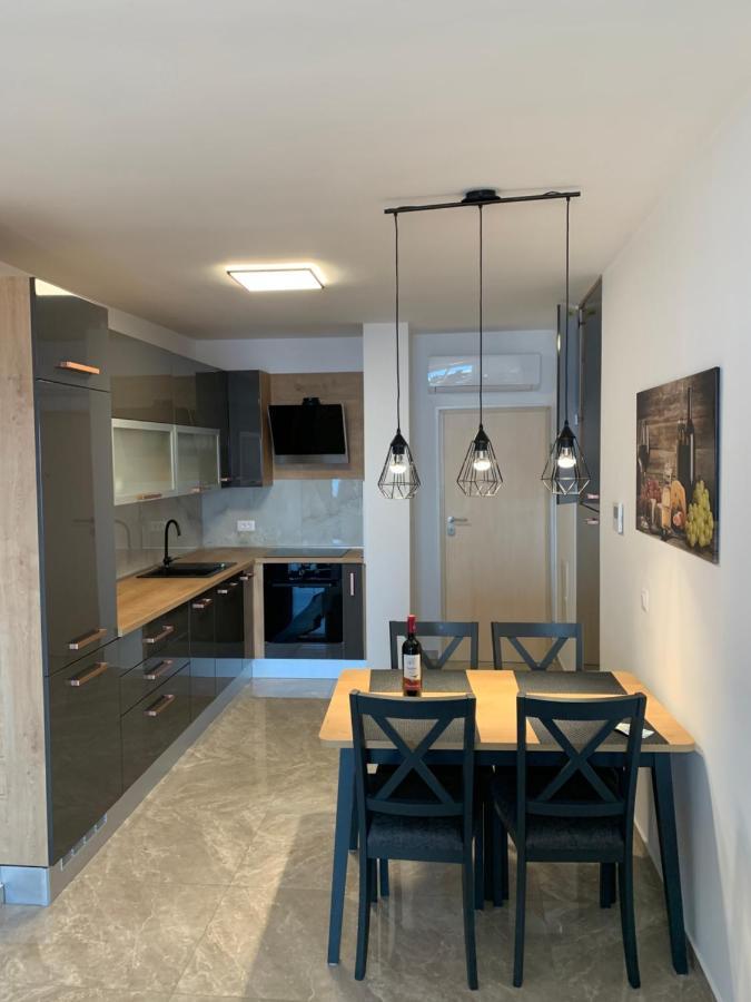 Apartment Dalmatino Макарска Экстерьер фото